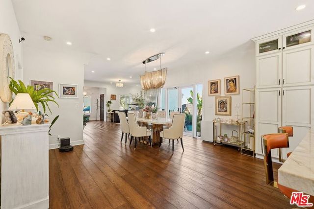 1042 S Stanley Avenue, Los Angeles, CA 90019