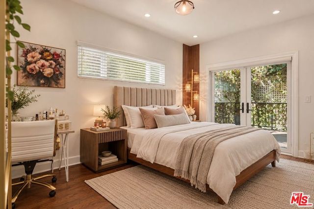 1042 S Stanley Avenue, Los Angeles, CA 90019