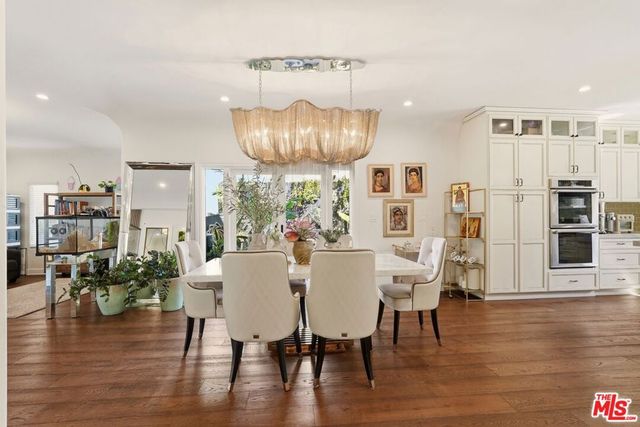 1042 S Stanley Avenue, Los Angeles, CA 90019