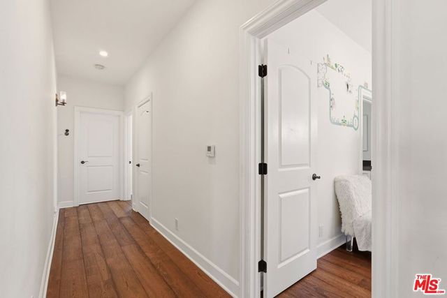 1042 S Stanley Avenue, Los Angeles, CA 90019
