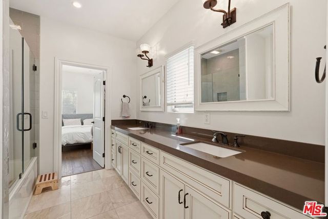 1042 S Stanley Avenue, Los Angeles, CA 90019