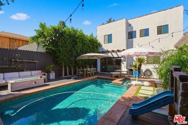 1042 S Stanley Avenue, Los Angeles, CA 90019