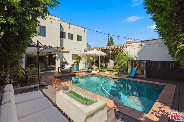 1042 S Stanley Avenue, Los Angeles, CA 90019