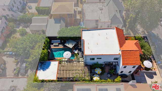 1042 S Stanley Avenue, Los Angeles, CA 90019