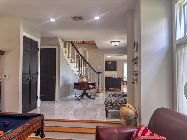 18 ANN Court, Cranston, RI 02921