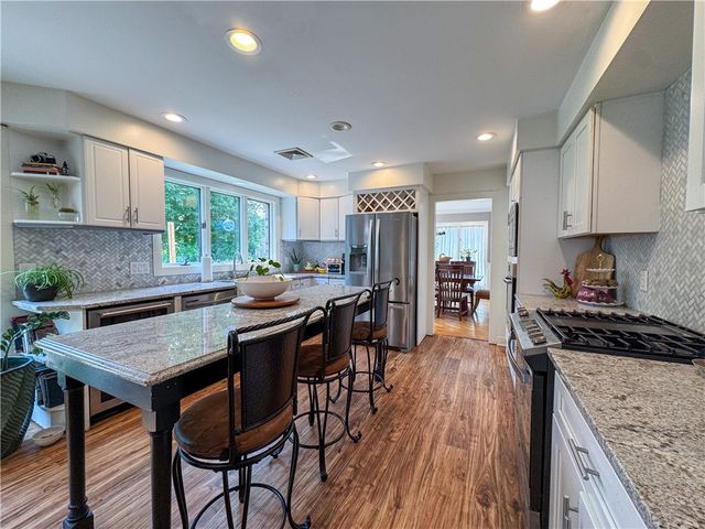 18 ANN Court, Cranston, RI 02921