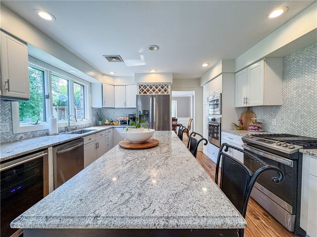 18 ANN Court, Cranston, RI 02921