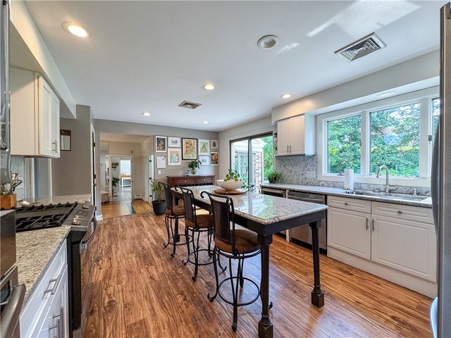 18 ANN Court, Cranston, RI 02921