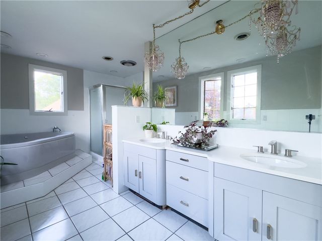 18 ANN Court, Cranston, RI 02921