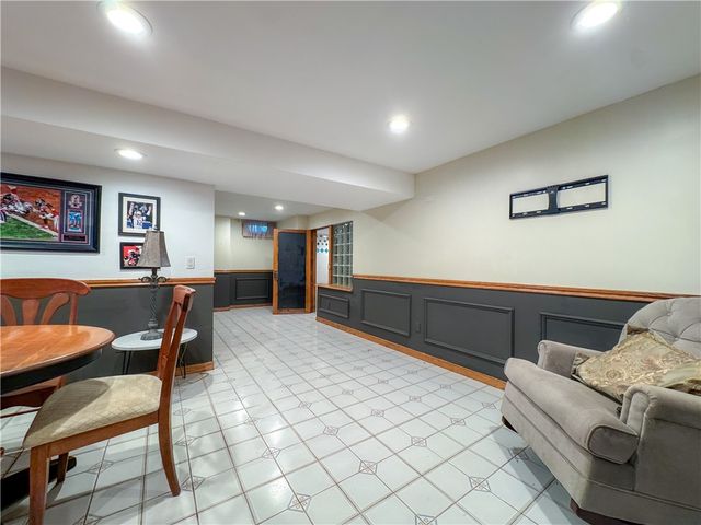 18 ANN Court, Cranston, RI 02921