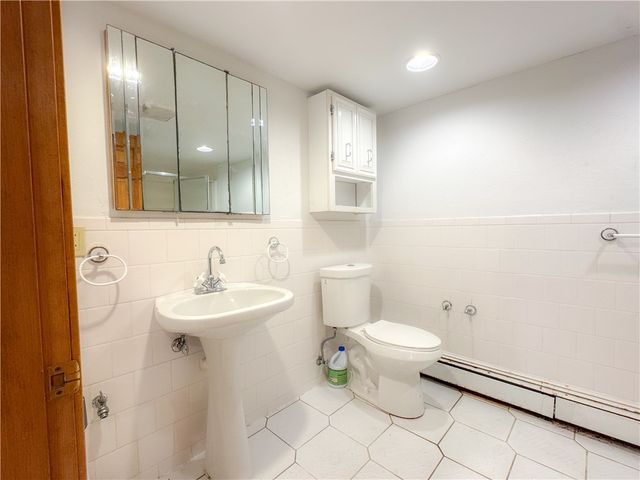 18 ANN Court, Cranston, RI 02921
