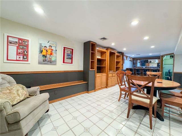 18 ANN Court, Cranston, RI 02921