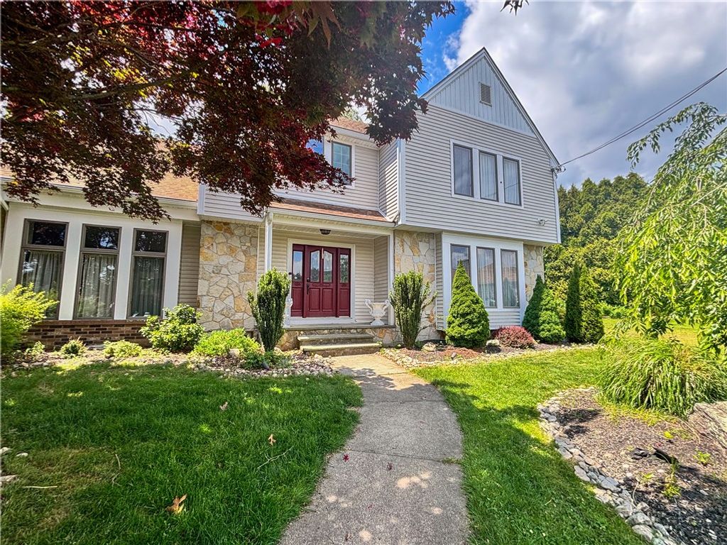 18 ANN Court, Cranston, RI 02921