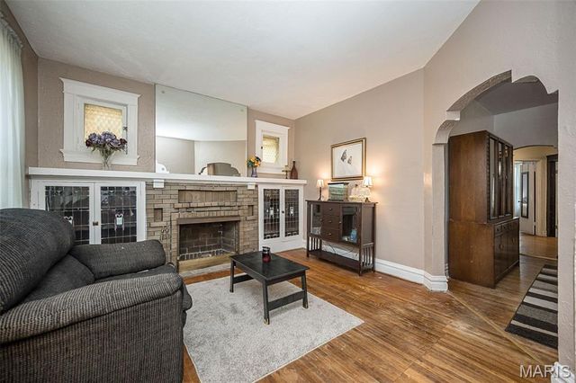 3225 N Taylor Avenue, St Louis, MO 63115