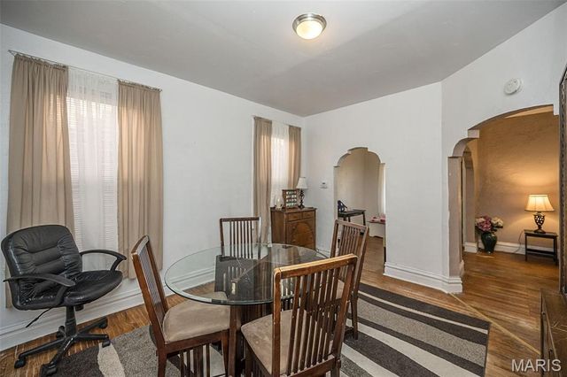 3225 N Taylor Avenue, St Louis, MO 63115