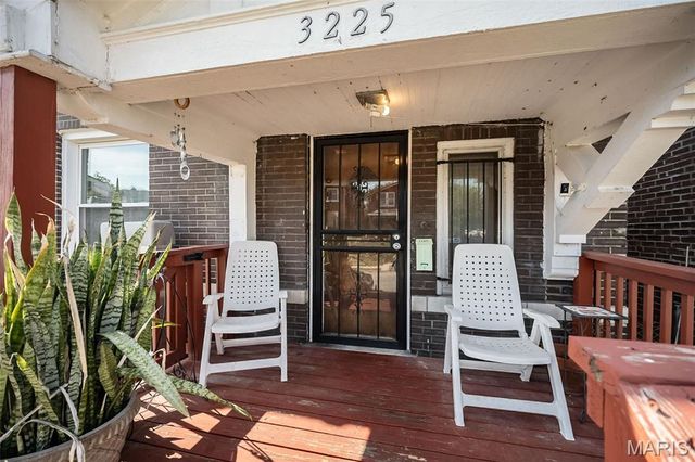 3225 N Taylor Avenue, St Louis, MO 63115