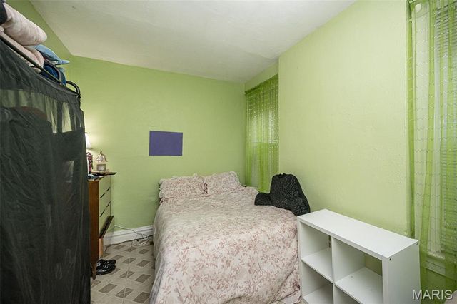 3225 N Taylor Avenue, St Louis, MO 63115