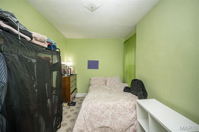 3225 N Taylor Avenue, St Louis, MO 63115