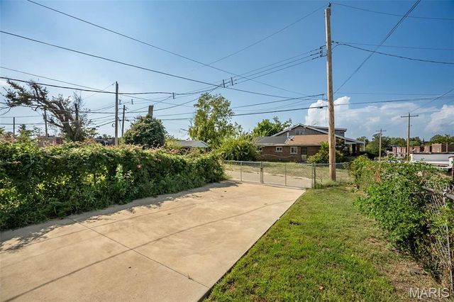 3225 N Taylor Avenue, St Louis, MO 63115