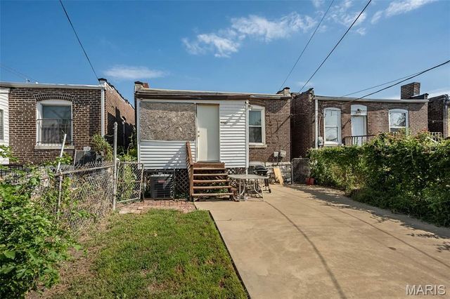 3225 N Taylor Avenue, St Louis, MO 63115