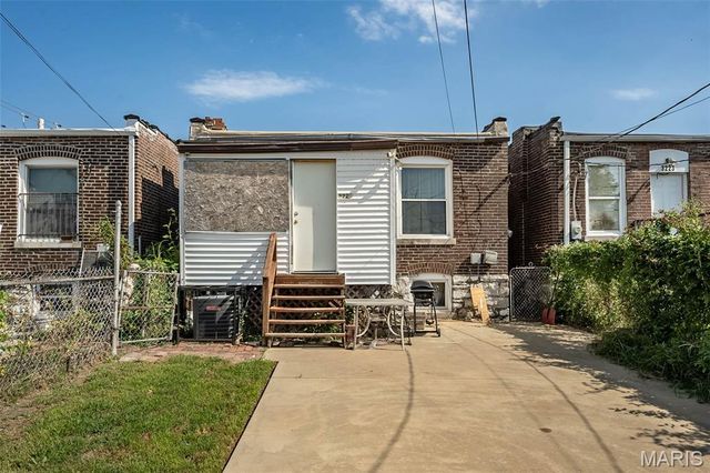 3225 N Taylor Avenue, St Louis, MO 63115