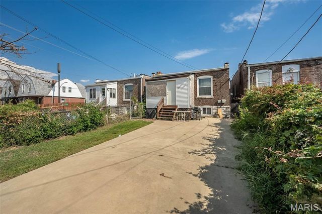 3225 N Taylor Avenue, St Louis, MO 63115