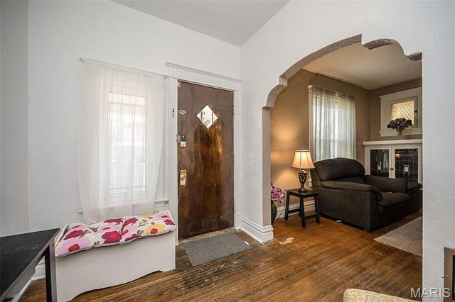 3225 N Taylor Avenue, St Louis, MO 63115