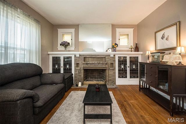 3225 N Taylor Avenue, St Louis, MO 63115
