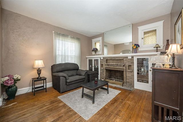 3225 N Taylor Avenue, St Louis, MO 63115
