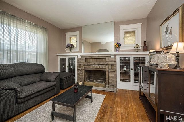 3225 N Taylor Avenue, St Louis, MO 63115