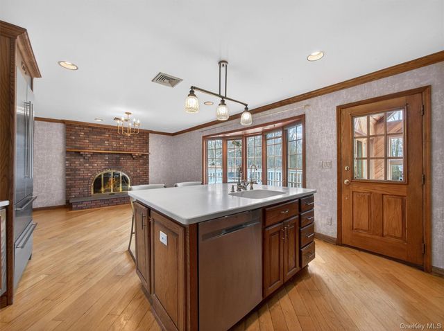 45 Maplewood Boulevard, Suffern, NY 10901