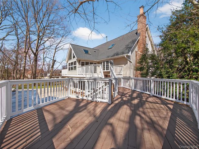 45 Maplewood Boulevard, Suffern, NY 10901