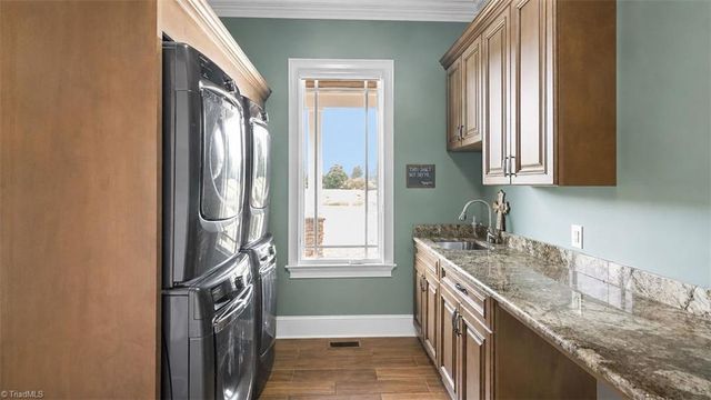 636 Lee Road, Thomasville, NC 27360