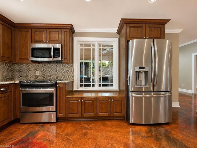 636 Lee Road, Thomasville, NC 27360