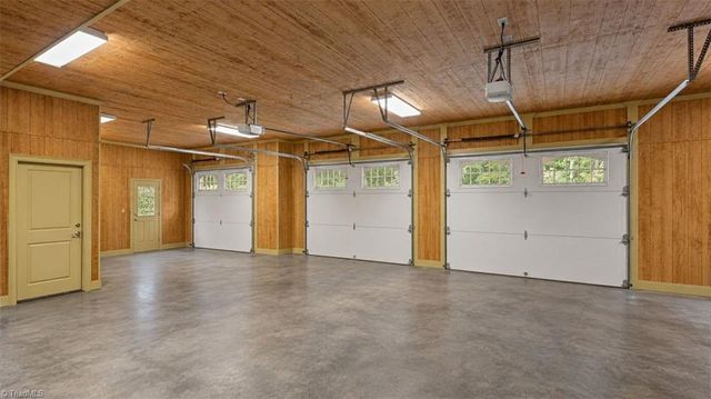 636 Lee Road, Thomasville, NC 27360
