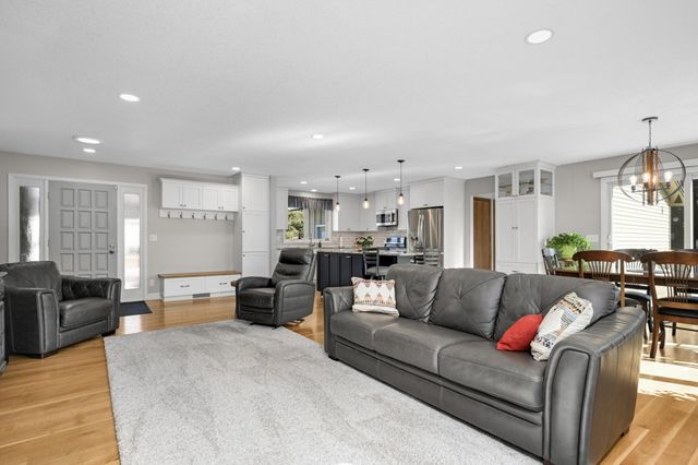 9845 Colorado Circle, Bloomington, MN 55438