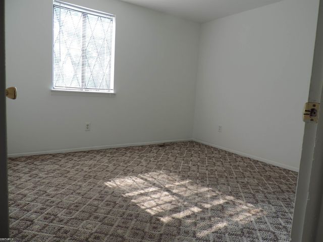 8432 Hickory Drive, Sterling Heights, MI 48312