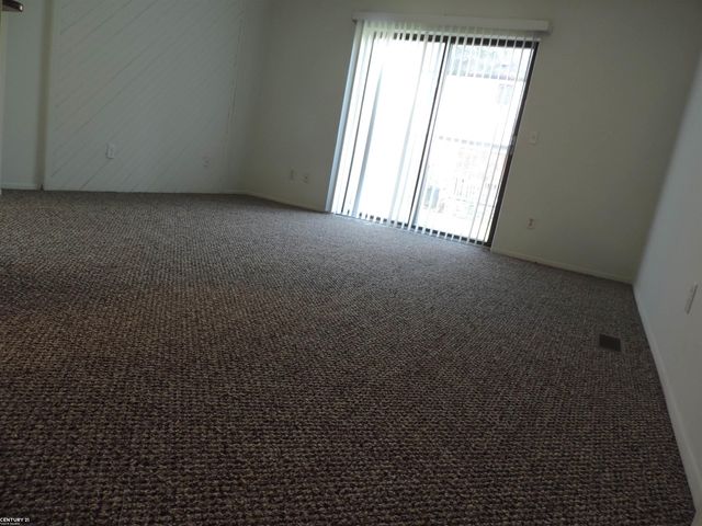 8432 Hickory Drive, Sterling Heights, MI 48312