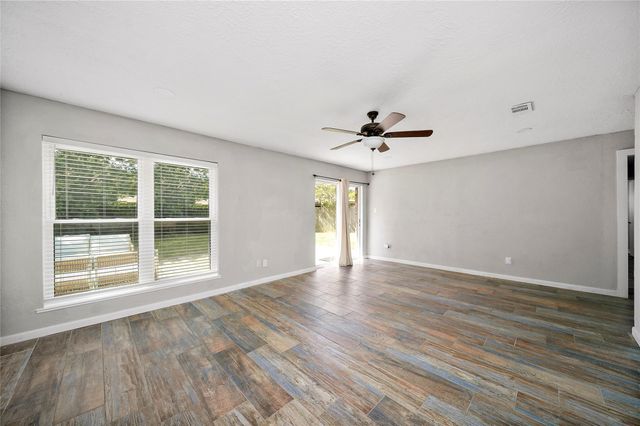 2907 Heritage House Drive, Webster, TX 77598