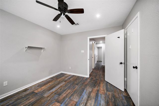 2907 Heritage House Drive, Webster, TX 77598