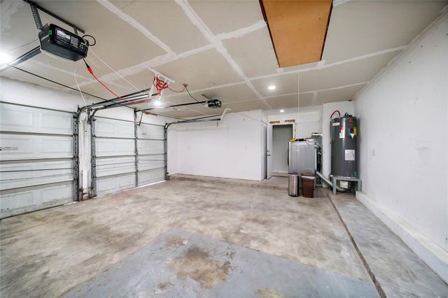 2907 Heritage House Drive, Webster, TX 77598