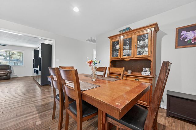 204 King Dr, Columbus, TX 78934