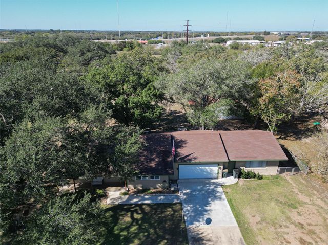 204 King Dr, Columbus, TX 78934