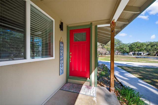 204 King Dr, Columbus, TX 78934