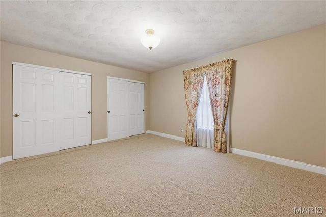 537 Huntercreek Ridge Court, Des Peres, MO 63131