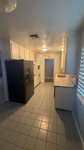 5677 N Millbrook Avenue, Fresno, CA 93710