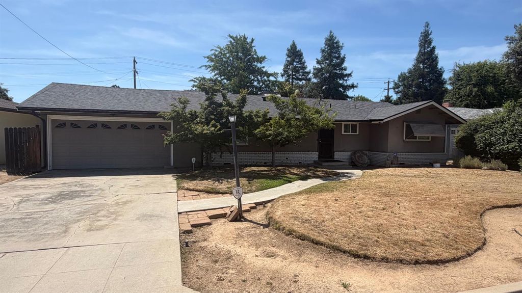 5677 N Millbrook Avenue, Fresno, CA 93710