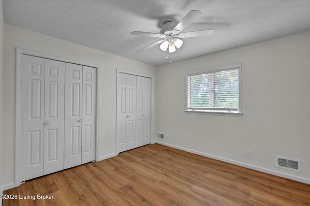 3822 Carriage Hill Dr, Crestwood, KY 40014