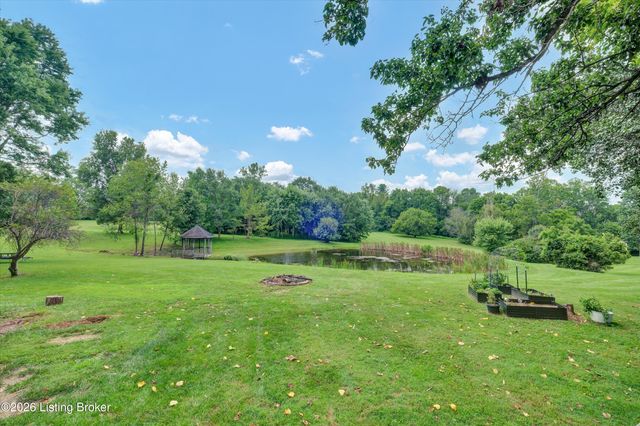 3822 Carriage Hill Dr, Crestwood, KY 40014