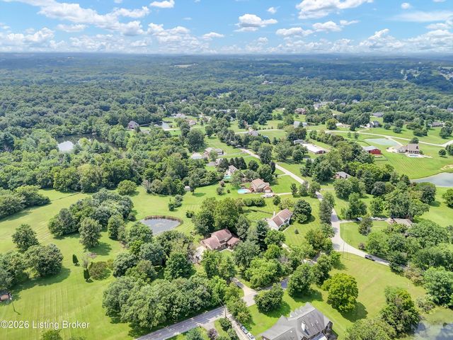3822 Carriage Hill Dr, Crestwood, KY 40014